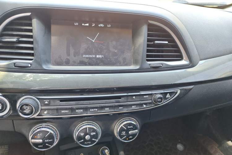 Used GAC Trumpchi GA6 2016 235T DCT Elite Edition Audio And AC Panel