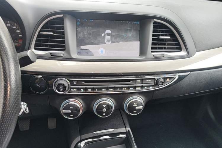 Used GAC Trumpchi GA6 2016 235T Manual Elite Edition Audio And AC Panel