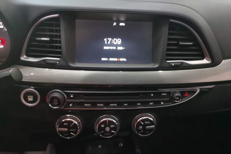 Used GAC Trumpchi GA6 2016 235T DCT Luxury Edition Audio And AC Panel