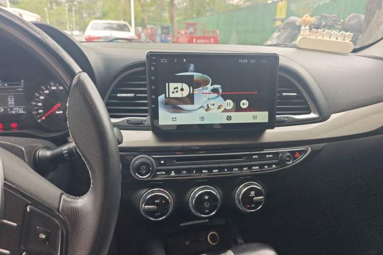 Used GAC Trumpchi GA6 2016 235T DCT Elite Edition Audio And AC Panel