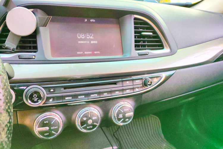Used GAC Trumpchi GA6 2016 235T DCT Luxury Edition Audio And AC Panel