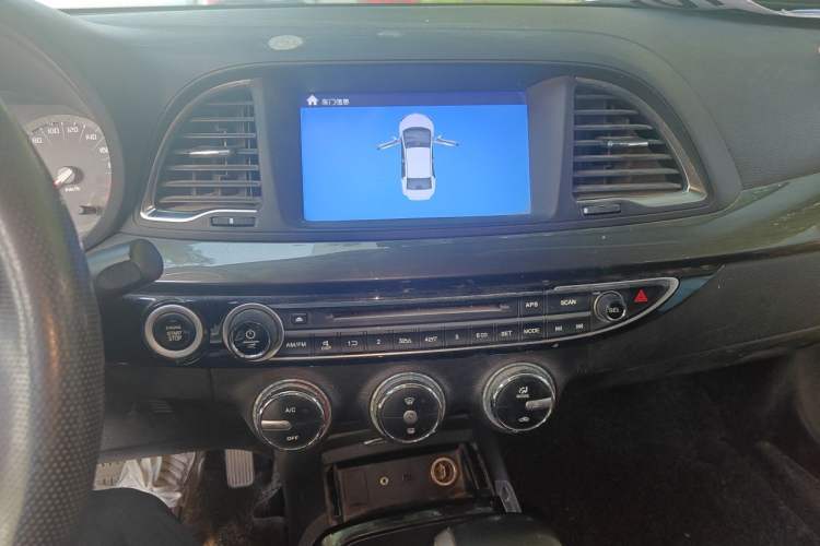 Used GAC Trumpchi GA6 2016 235T DCT Elite Edition Audio And AC Panel