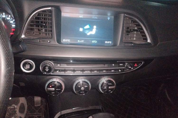 Used GAC Trumpchi GA6 2016 235T DCT Luxury Edition Audio And AC Panel