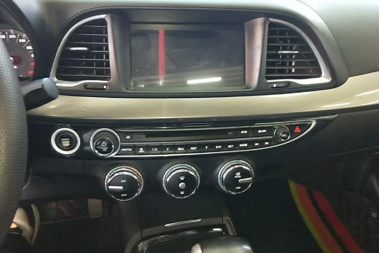 Used GAC Trumpchi GA6 2016 235T DCT Elite Edition Audio And AC Panel