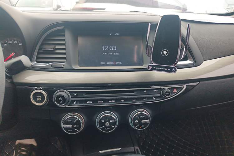 Used GAC Trumpchi GA6 2016 235T DCT Luxury Edition Audio And AC Panel
