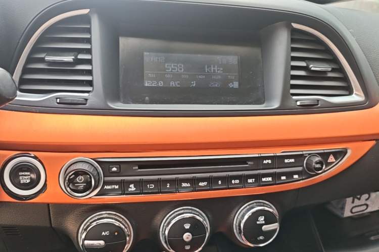 Used GAC Trumpchi GA6 2016 235T DCT Elite Edition Audio And AC Panel