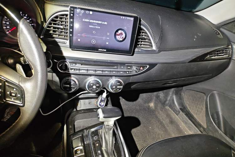 Used GAC Trumpchi GA6 2016 235T DCT Luxury Edition Audio And AC Panel