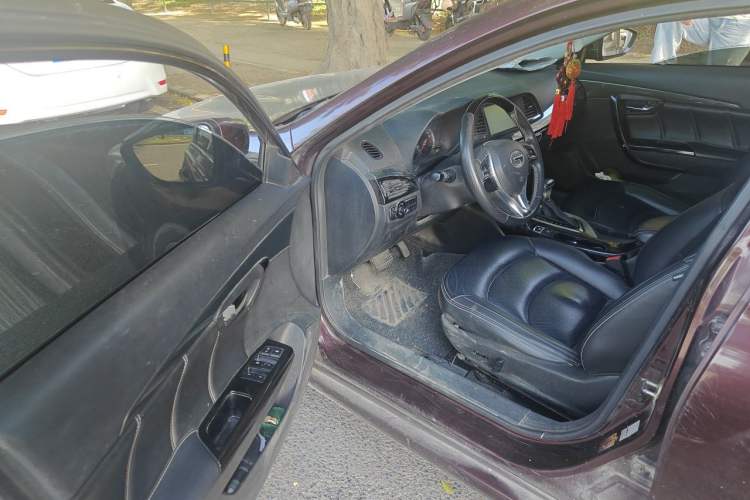 Used GAC Trumpchi GA6 2016 235T DCT Elite Edition Driver Seat