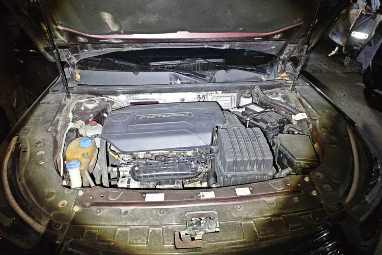 Used GAC Trumpchi GA6 2016 235T DCT Luxury Edition Engine Bay