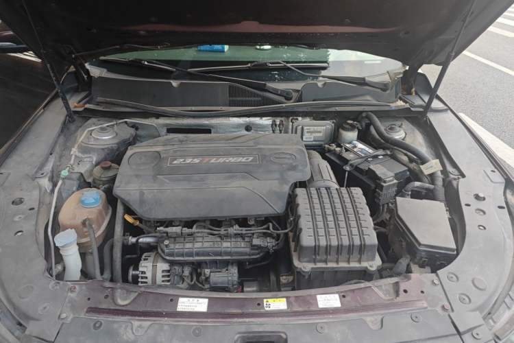 Used GAC Trumpchi GA6 2016 235T DCT Elite Edition Engine Bay