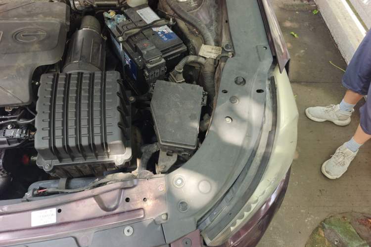 Used GAC Trumpchi GA6 2016 235T DCT Elite Edition Engine Bay Left