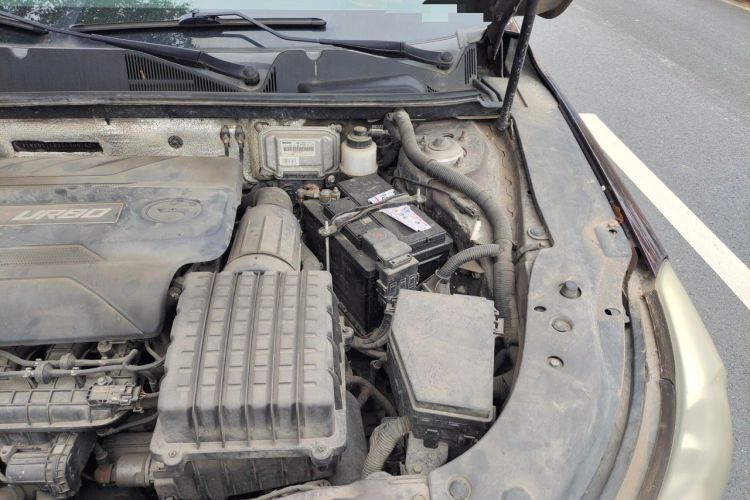 Used GAC Trumpchi GA6 2016 235T DCT Luxury Edition Engine Bay Left