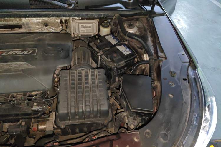 Used GAC Trumpchi GA6 2016 235T DCT Luxury Edition Engine Bay Left