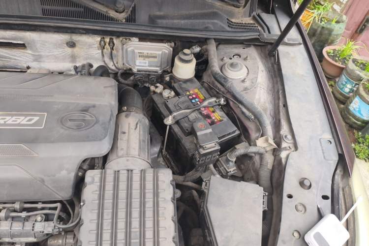 Used GAC Trumpchi GA6 2016 235T DCT Elite Edition Engine Bay Left