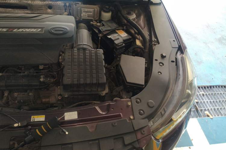 Used GAC Trumpchi GA6 2016 235T DCT Luxury Edition Engine Bay Left