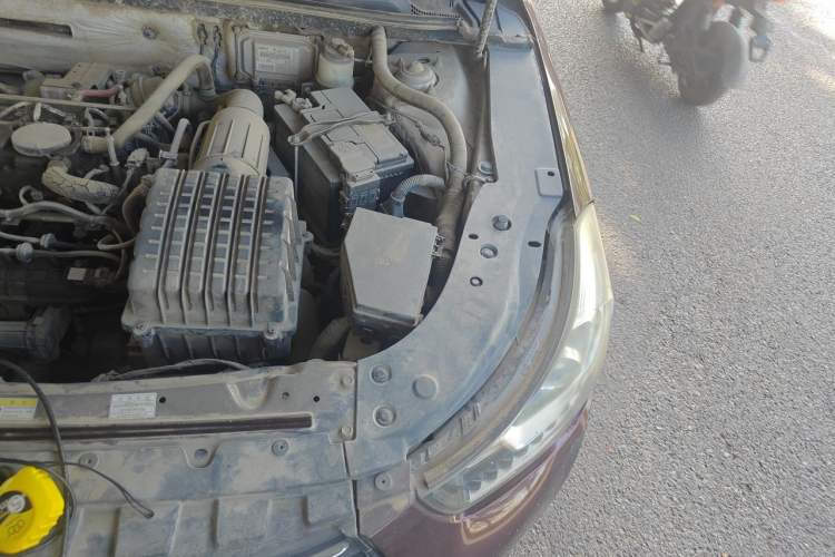 Used GAC Trumpchi GA6 2016 235T DCT Elite Edition Engine Bay Left