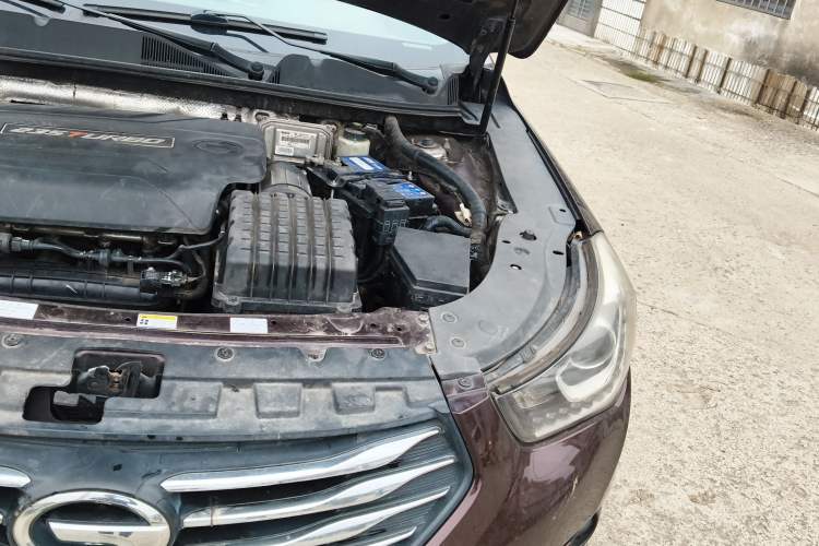 Used GAC Trumpchi GA6 2016 235T DCT Elite Edition Engine Bay Left