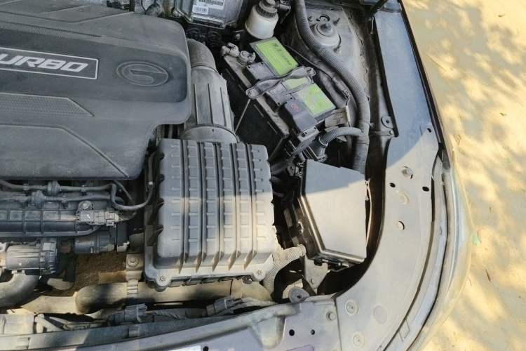 Used GAC Trumpchi GA6 2016 235T DCT Elite Edition Engine Bay Left