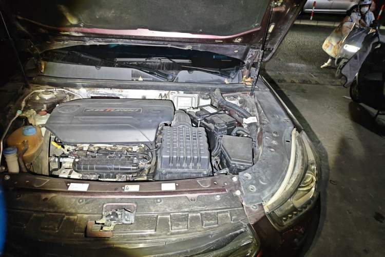 Used GAC Trumpchi GA6 2016 235T DCT Luxury Edition Engine Bay Left