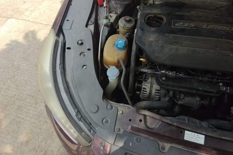 Used GAC Trumpchi GA6 2016 235T DCT Elite Edition Engine Bay Right