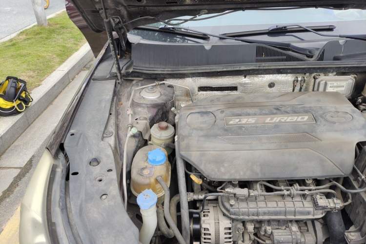 Used GAC Trumpchi GA6 2016 235T DCT Luxury Edition Engine Bay Right