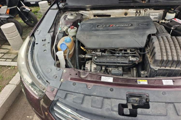 Used GAC Trumpchi GA6 2016 235T DCT Elite Edition Engine Bay Right