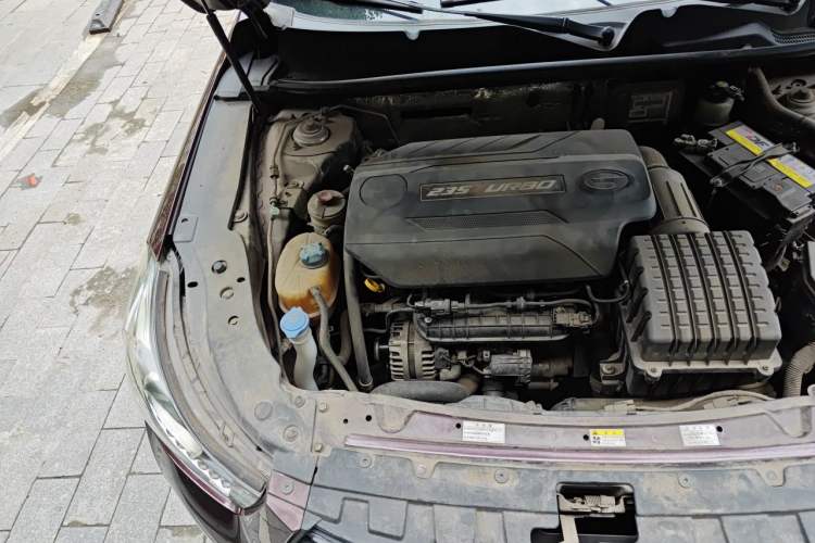 Used GAC Trumpchi GA6 2016 235T Manual Elite Edition Engine Bay Right