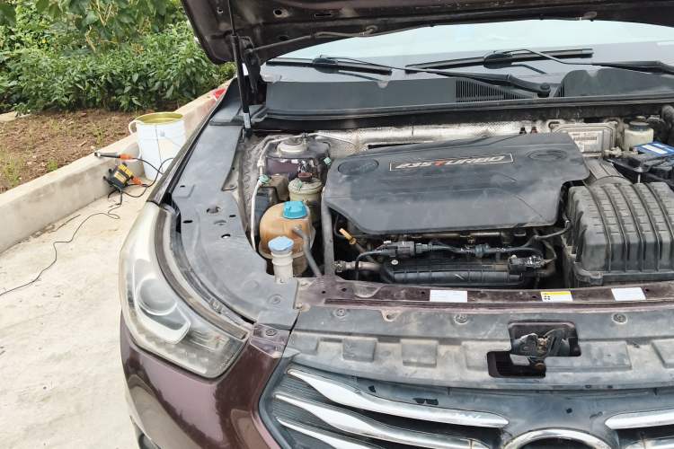 Used GAC Trumpchi GA6 2016 235T DCT Elite Edition Engine Bay Right