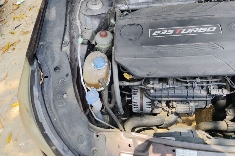 Used GAC Trumpchi GA6 2016 235T DCT Elite Edition Engine Bay Right