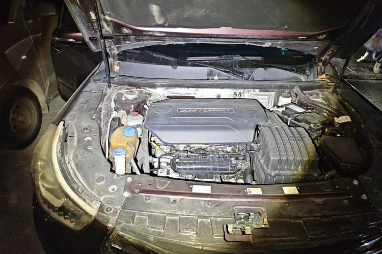 Used GAC Trumpchi GA6 2016 235T DCT Luxury Edition Engine Bay Right