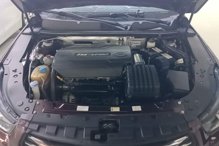 Used GAC Trumpchi GA6 2016 235T DCT Elite Edition Engine Bay