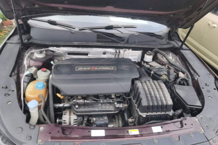 Used GAC Trumpchi GA6 2016 235T DCT Elite Edition Engine Bay