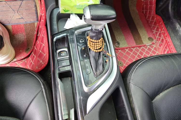 Used GAC Trumpchi GA6 2016 235T DCT Elite Edition Gear Lever