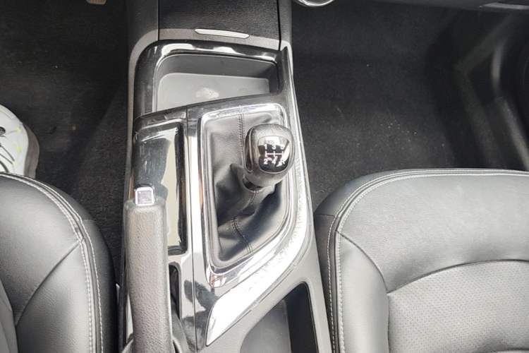Used GAC Trumpchi GA6 2016 235T Manual Elite Edition Gear Lever