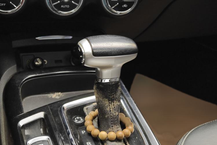 Used GAC Trumpchi GA6 2016 235T DCT Luxury Edition Gear Lever