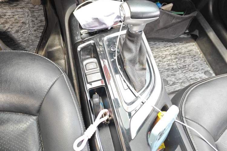 Used GAC Trumpchi GA6 2016 235T DCT Luxury Edition Gear Lever
