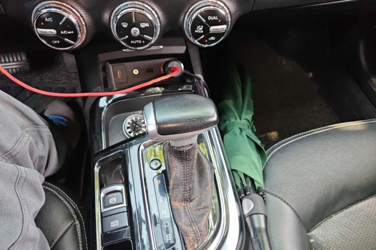 Used GAC Trumpchi GA6 2016 235T DCT Luxury Edition Gear Lever