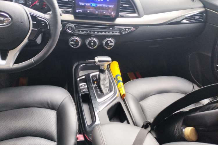 Used GAC Trumpchi GA6 2016 235T DCT Elite Edition Gear Lever