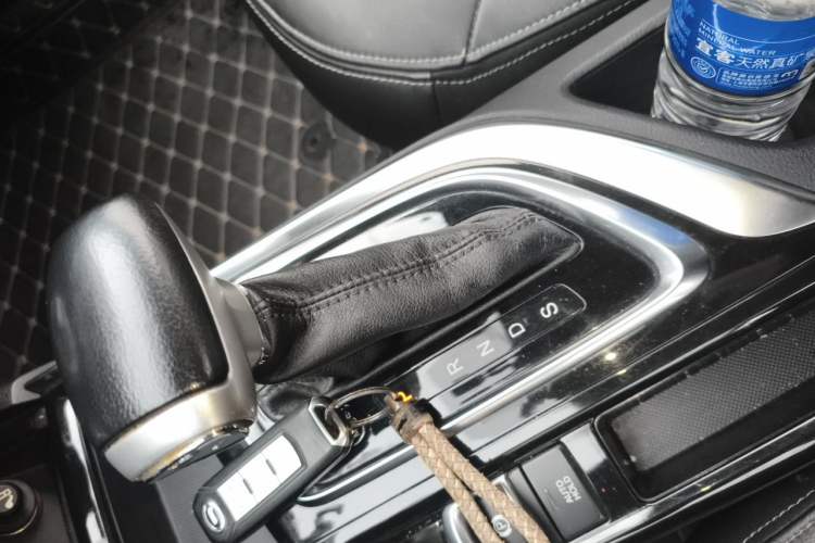 Used GAC Trumpchi GA6 2016 235T DCT Luxury Edition Gear Lever