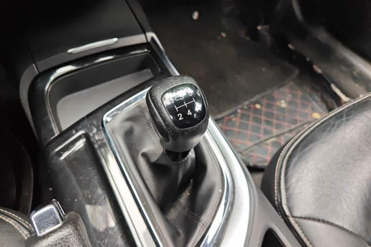 Used GAC Trumpchi GA6 2016 235T Manual Elite Edition Gear Lever