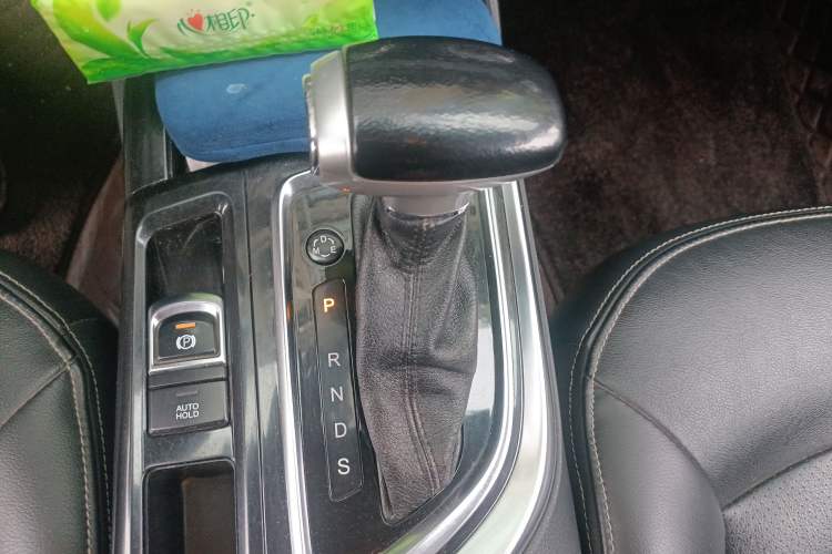 Used GAC Trumpchi GA6 2016 235T DCT Luxury Edition Gear Lever