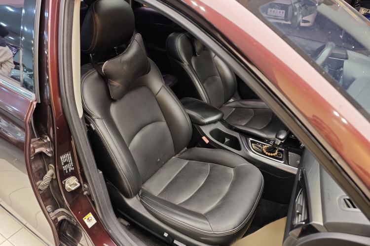 Used GAC Trumpchi GA6 2016 235T DCT Luxury Edition Interior 2