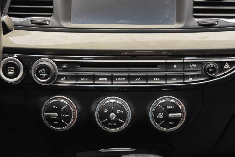 Used GAC Trumpchi GA6 2016 235T DCT Luxury Edition Interior 8