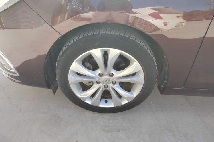Used GAC Trumpchi GA6 2016 235T DCT Elite Edition Left Front Wheel Hub