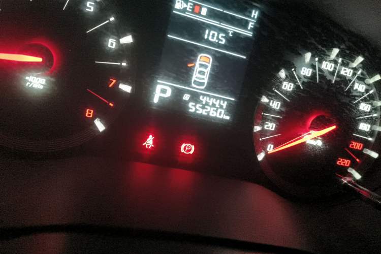 Used GAC Trumpchi GA6 2016 235T DCT Elite Edition Odometer Close Up