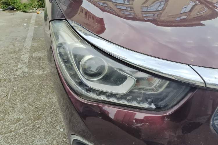 Used GAC Trumpchi GA6 2016 235T DCT Luxury Edition Right Front Headlight