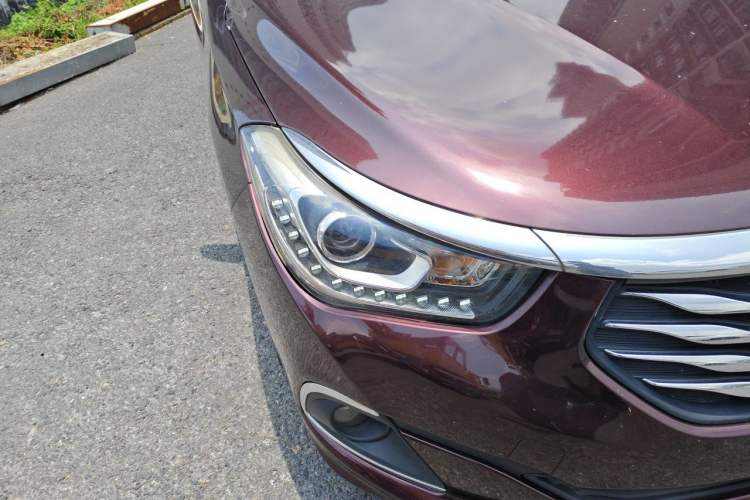 Used GAC Trumpchi GA6 2016 235T DCT Luxury Edition Right Front Headlight