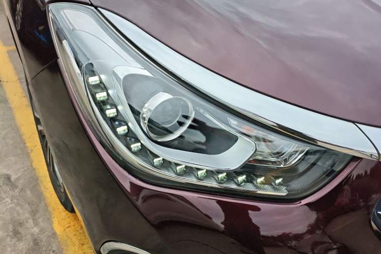 Used GAC Trumpchi GA6 2016 235T DCT Luxury Edition Right Front Headlight