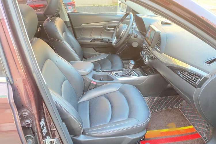 Used GAC Trumpchi GA6 2016 235T DCT Elite Edition Right Front Seat