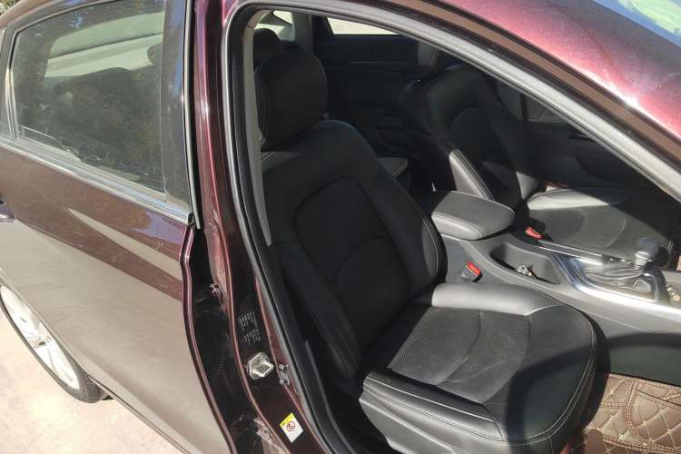 Used GAC Trumpchi GA6 2016 235T DCT Elite Edition Right Front Seat